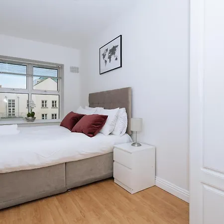 Apartment Grand Canal Dock Central Private Dublin