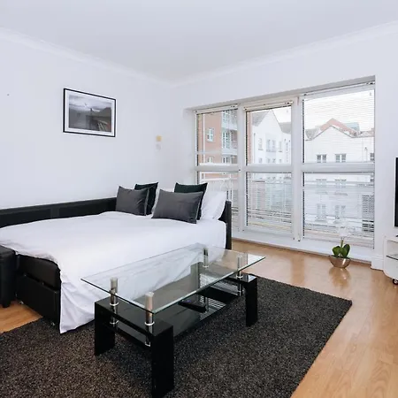 Grand Canal Dock Central Private Apartment Dublin