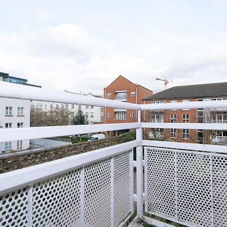 Apartment Grand Canal Dock Central Private