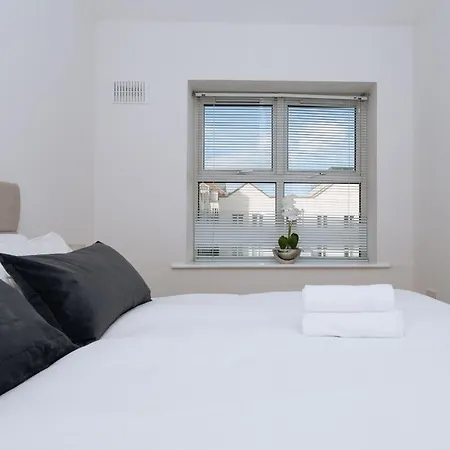 Grand Canal Dock Central Private Apartment