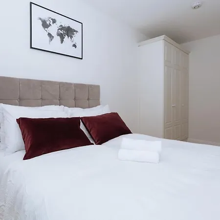 Grand Canal Dock Central Private Apartment Dublin